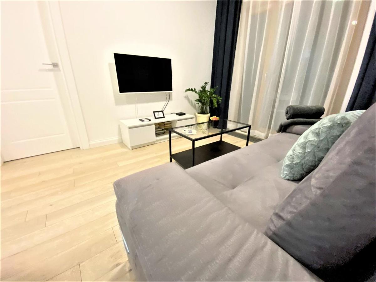 Exclusive 2Br! Apartment In Center +Netflix +Gym วอร์ซอ ภายนอก รูปภาพ