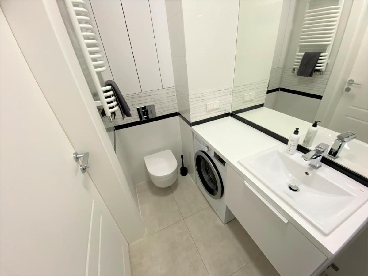 Exclusive 2Br! Apartment In Center +Netflix +Gym วอร์ซอ ภายนอก รูปภาพ