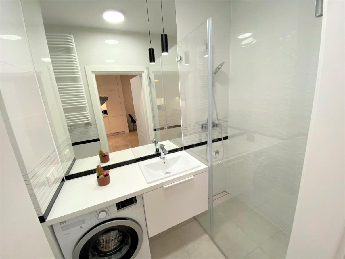 Exclusive 2Br! Apartment In Center +Netflix +Gym วอร์ซอ ภายนอก รูปภาพ