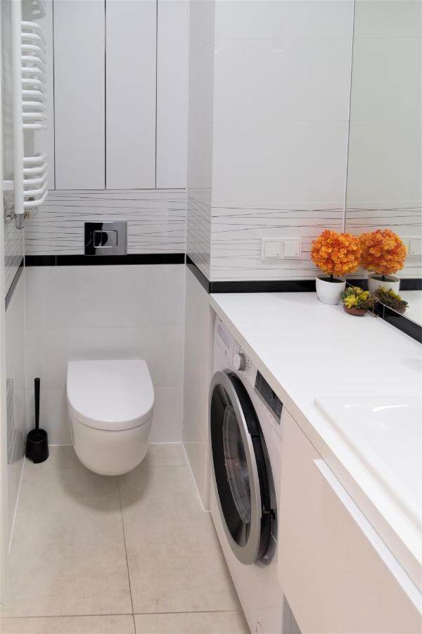 Exclusive 2Br! Apartment In Center +Netflix +Gym วอร์ซอ ภายนอก รูปภาพ