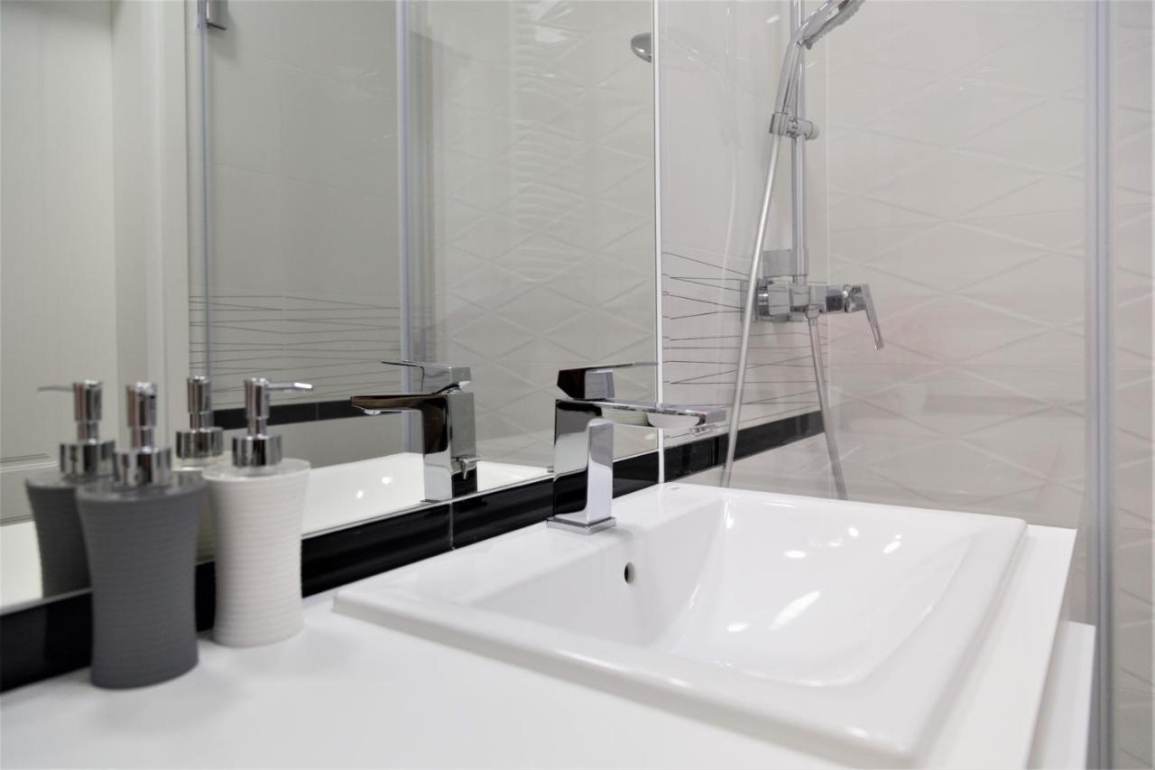 Exclusive 2Br! Apartment In Center +Netflix +Gym วอร์ซอ ภายนอก รูปภาพ